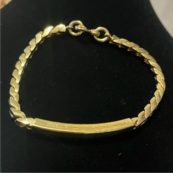 Gold-Tone Engravable Chain Bracelet w/Clasp - Picture 5 of 10